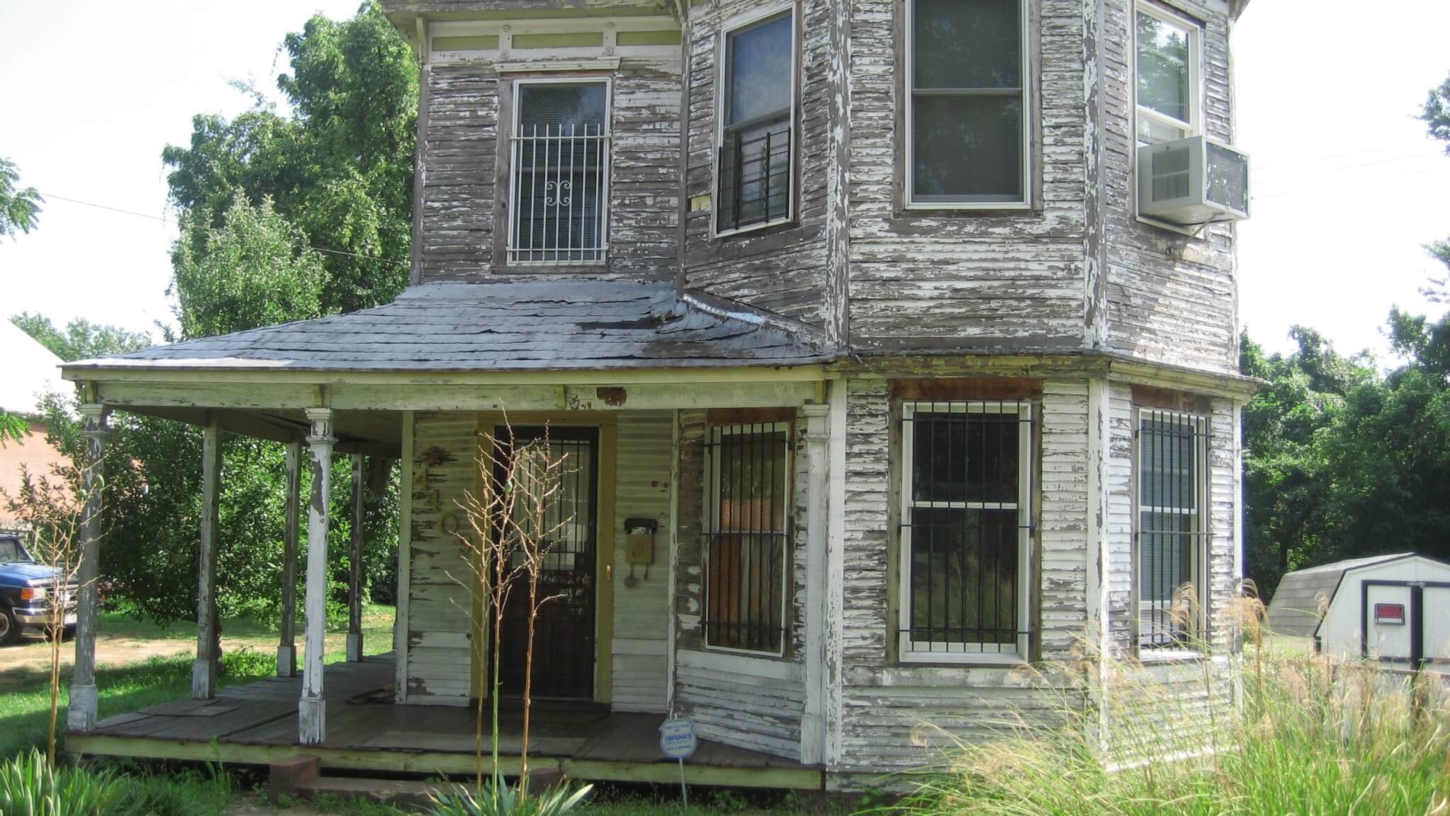 How to Prep an Ugly House for sale