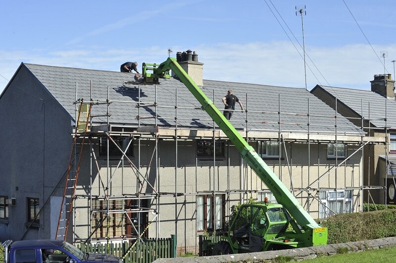scaffolding on house for roof repairs