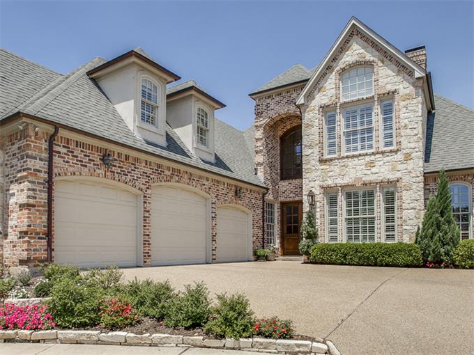 big house with 3 car garage for show