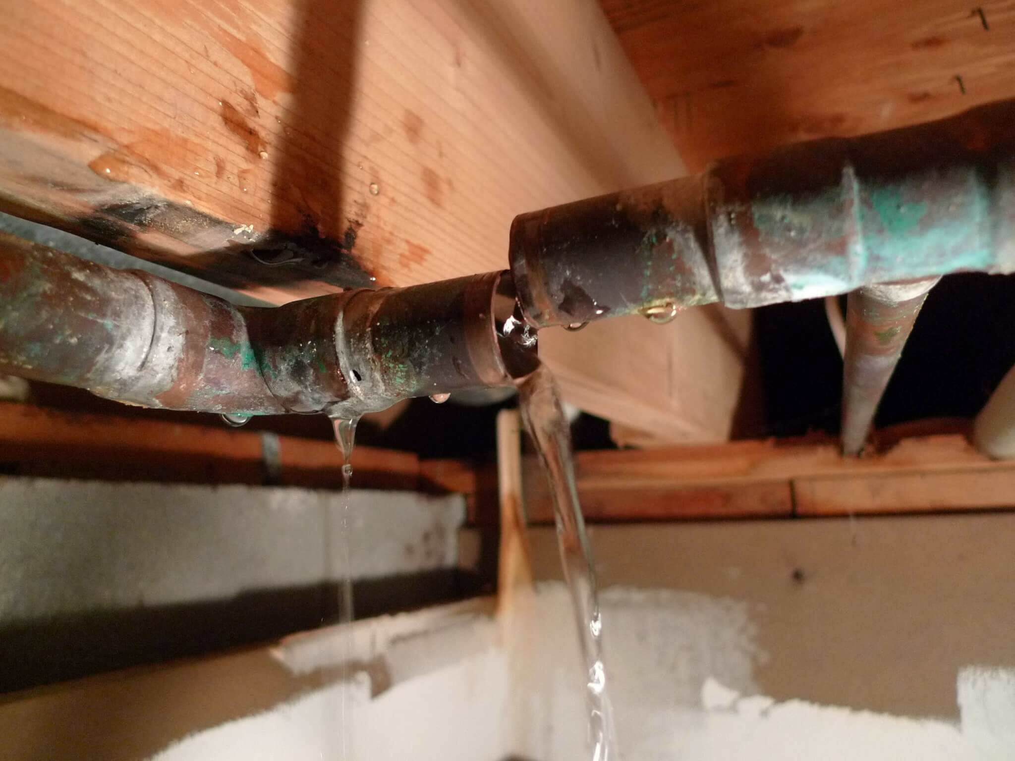 Hidden issues with Leaky Pipes and Old Plumbing
