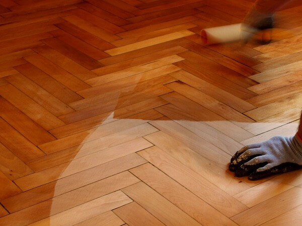 Hand Finishing a Wood Floor