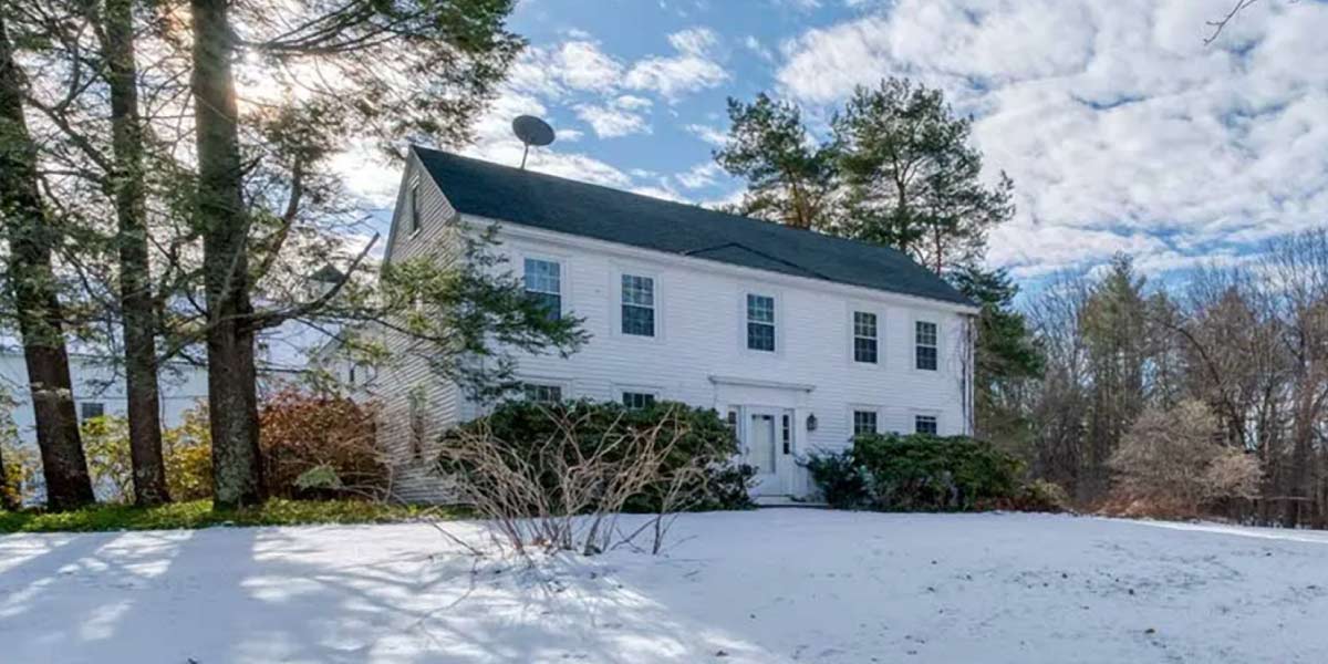 white house in snow