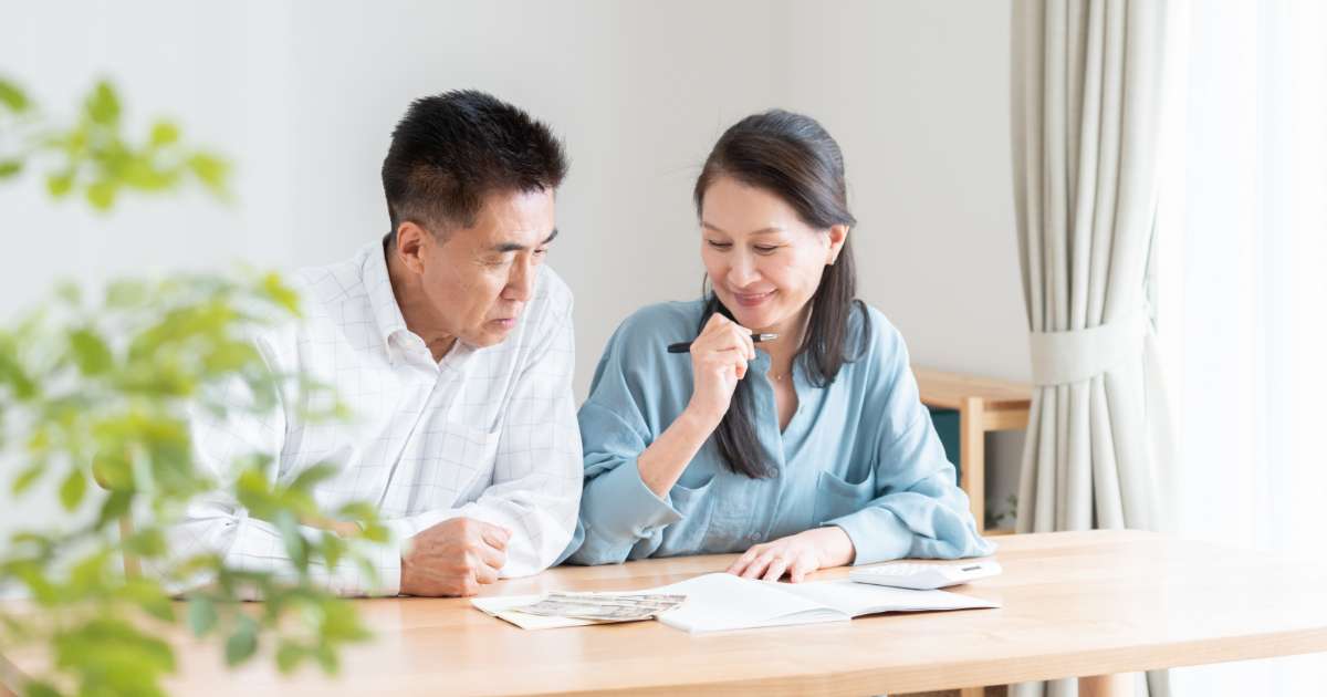 couple talking over a contract